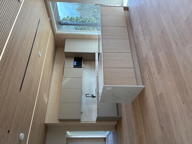 Uuden omakotitalon pintamateriaali- ja kiintokalustesuunnittelu, Kyrö — M Interior sisustussuunnittelu