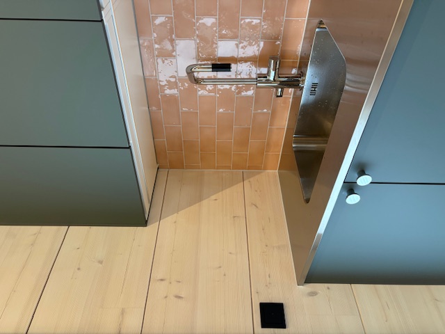 Uuden omakotitalon pintamateriaali- ja kiintokalustesuunnittelu, Kyrö — M Interior sisustussuunnittelu