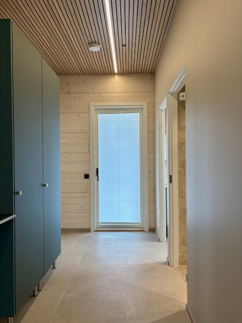 Uuden omakotitalon pintamateriaali- ja kiintokalustesuunnittelu, Kyrö — M Interior sisustussuunnittelu