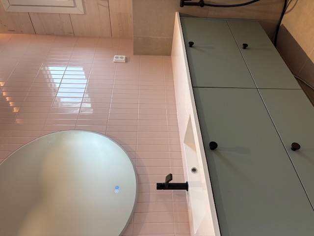 Uuden omakotitalon pintamateriaali- ja kiintokalustesuunnittelu, Kyrö — M Interior sisustussuunnittelu