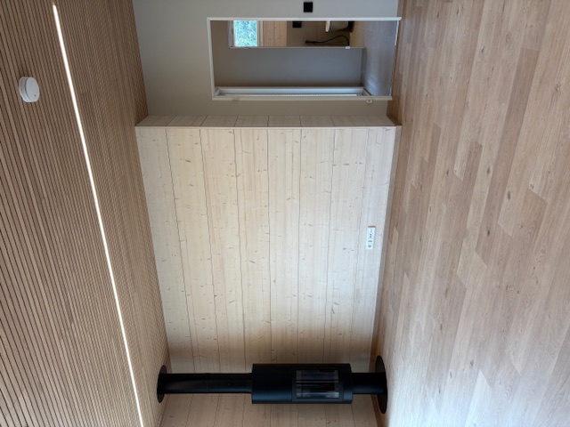 Uuden omakotitalon pintamateriaali- ja kiintokalustesuunnittelu, Kyrö — M Interior sisustussuunnittelu