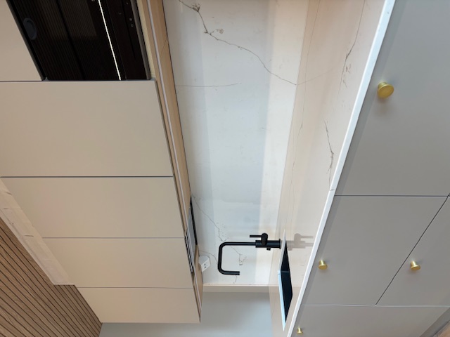 Uuden omakotitalon pintamateriaali- ja kiintokalustesuunnittelu, Kyrö — M Interior sisustussuunnittelu